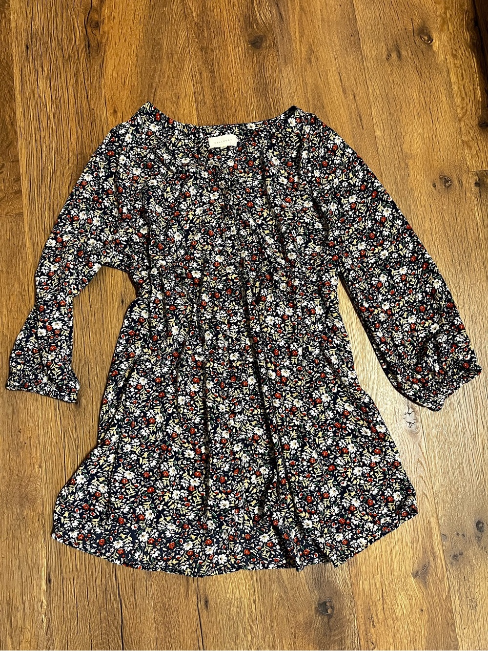 MELLODAY Navy Floral Top with Red, White & Green Accents